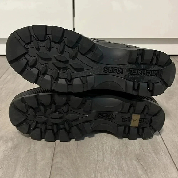 Michael Kors Leather Fur Chunky Combat Winter Boot Fur Insole, Size 8 - Picture 8 of 12